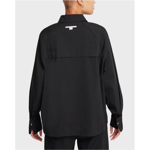 Nike Button-down Icon Clash Long-sleeve Shirt - Picture 2 of 12